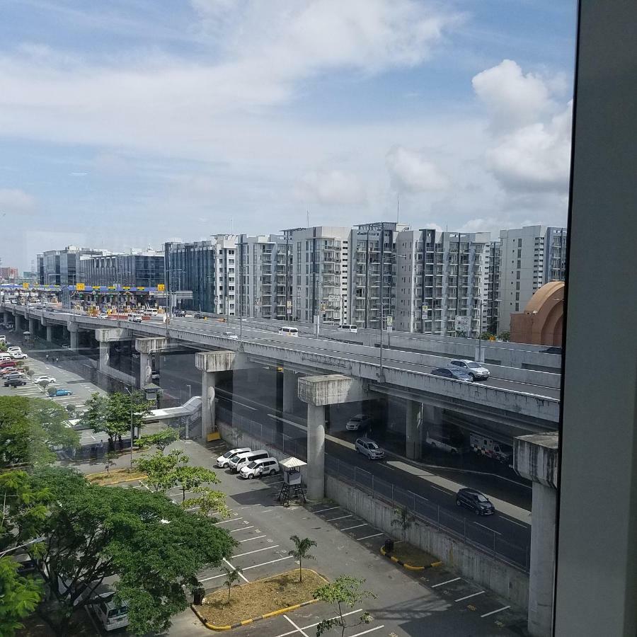 101 Newport Blvd Condotel Манила Экстерьер фото